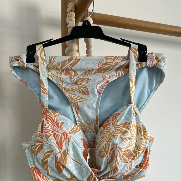 Roxy Other - Roxy Light Blue Floral Trim Bikini Top & Bottom